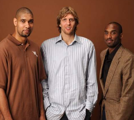 “封神”助力续航绿茵梦想，新鹏城与台铃举行车辆交付仪式（台铃“封神”护航绿茵征程，新鹏城举行车辆交付仪式）