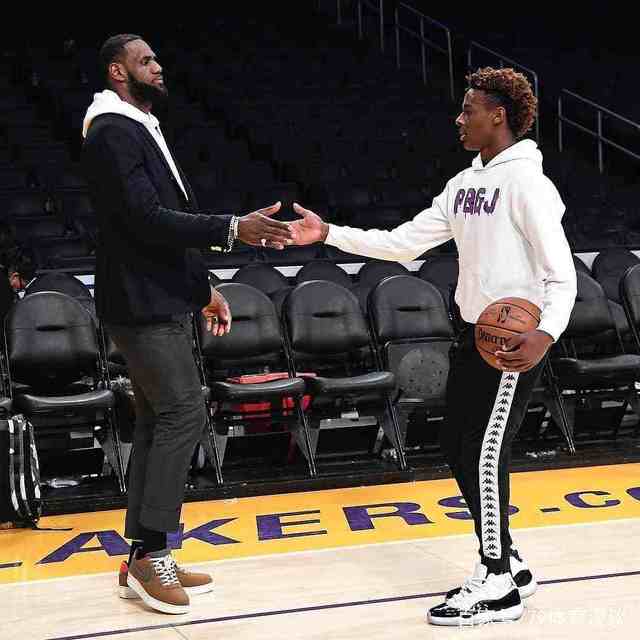 欧冠淘汰赛前瞻：拜仁主场迎战切尔西,（欧冠淘汰赛焦点战前瞻：拜仁坐镇安联对阵切尔西）