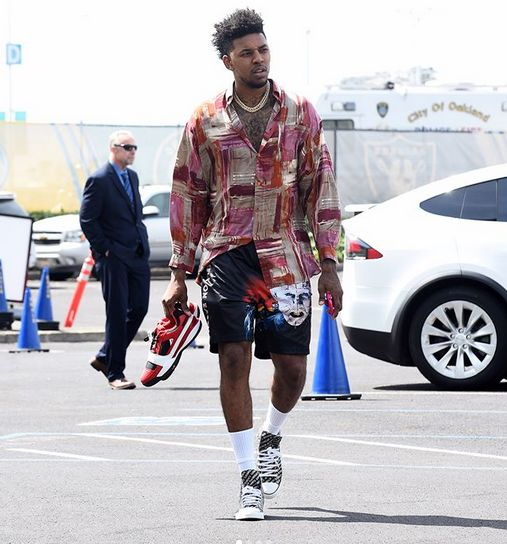 炸鱼来了，比朔夫戴帽、卡尔双响助德国U21队6-0大胜（德国U21 6-0大胜：比朔夫上演帽子戏法，卡尔梅开二度）