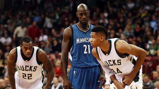 西班牙和乌拉圭迎来世界杯第三次交手，此前两次均战成平局（西班牙乌拉圭世界杯第三次相遇，此前两战皆平）