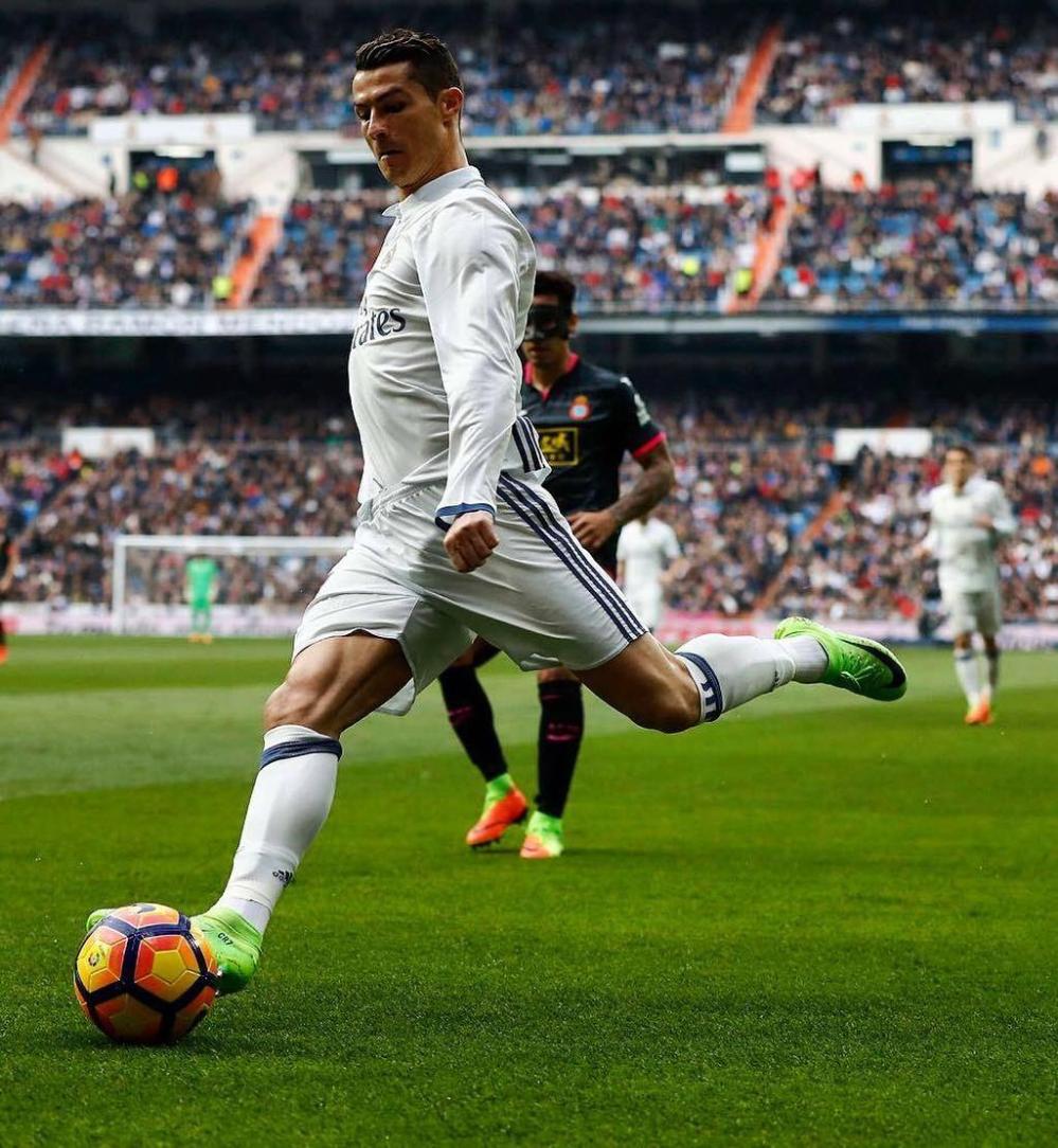 欧冠淘汰赛前瞻：拜仁主场迎战利物浦,（欧冠淘汰赛看点：拜仁主场对阵利物浦）