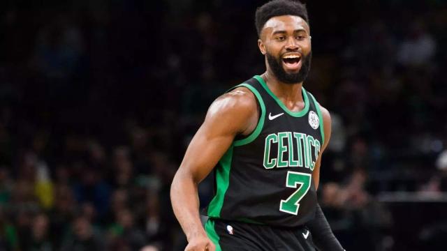 巴萨重返诺坎普进行公开训练，卡萨多：我梦想着在这里踢球（巴萨回归诺坎普开放训练，卡萨多：在这里踢球是我的梦想）