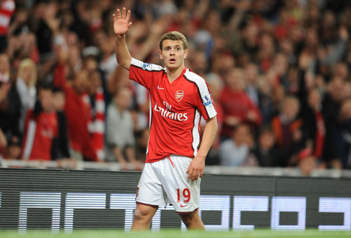 每体：巴萨18岁后卫埃斯帕特训练中受伤，将缺阵约两个月（每体：巴萨18岁小将埃斯帕特训练受伤，预计缺阵近两月）