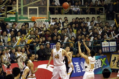 阿莫林：库尼亚已归队，有两人出战成疑；不会看谩骂我的言论（阿莫林：库尼亚回归，两人出战成疑；我不看针对我的谩骂）