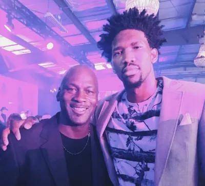 如何看待诺伊尔的失误？孔帕尼：我第一次听到这个说法（诺伊尔被指失误？孔帕尼：头一次听说这种说法）