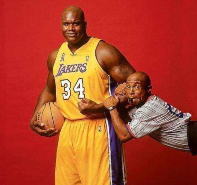 西甲榜首之争白热化（西甲榜首争夺战升级）