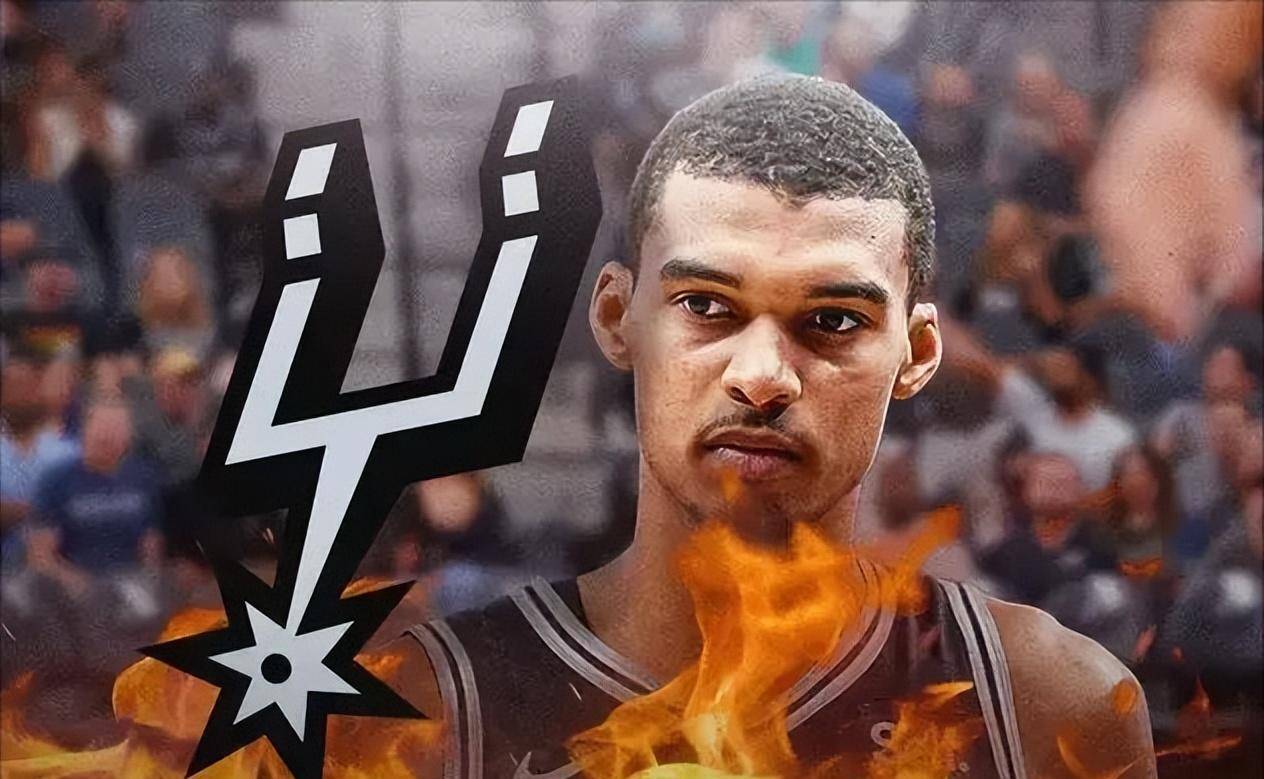 亚精英赛半场：路易斯失单刀+补射中柱，申花暂0-0广岛（亚精英赛半场战报：路易斯单刀失手又补射中柱，申花暂与广岛0-0）